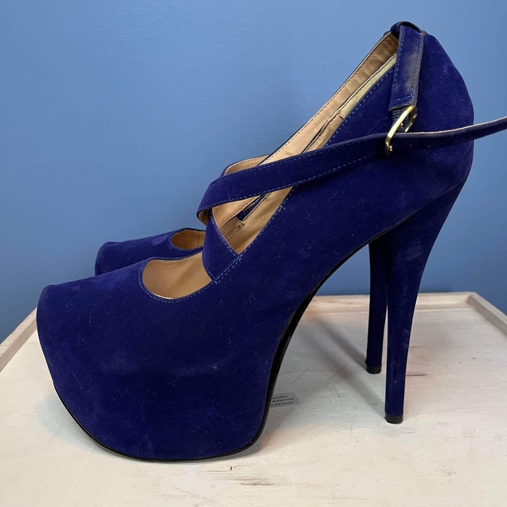 Blue faux suede 9 5 heels
